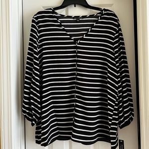 Zac and Rachel dressy blouse. 3/4 length sleeves. XL